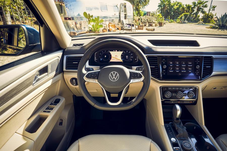 Панель приборов Volkswagen Atlas V6 2020 года  (фото 11 из 22)